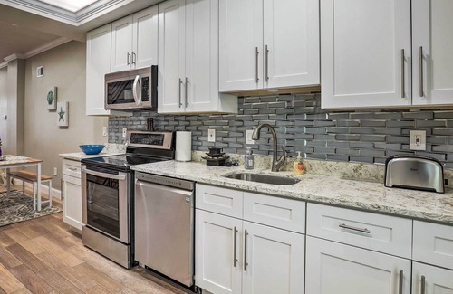 Dickinson Narrows Casa | Family-Friendly Philly Home w/ Yard!