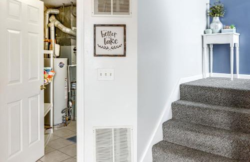 Port Clinton Casa | Family-Friendly Port Clinton Home with Private Deck