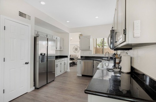 Gilbert Casa | Family Friendly, Putting Green and Heated Pool. Centrally located!