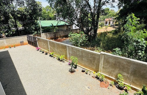Anuradhapura Apartamento | Family-Friendly, Quiet Apartments with Full Kitchen in Anuradhapura
