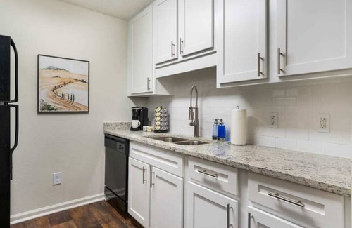 Meadowbrook Apartamento | Family Friendly Quiet Community | Fast WiFi | Lake