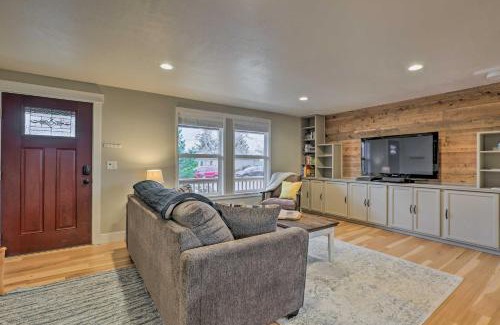 Redmond Casa | Family-Friendly Redmond Getaway Walk to Dtwn
