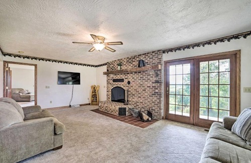 Bronson Casa | Family-Friendly Retreat on Long Noble Lake!
