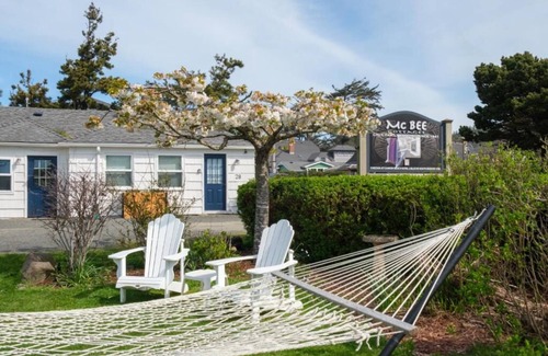 Downtown Cannon Beach Hotel | Family-Friendly Rooms with Easy Beach Access! Onsite Parking!