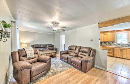 Summerlee Casa | Family-Friendly Sanctuary BBQ, Patio and Yard