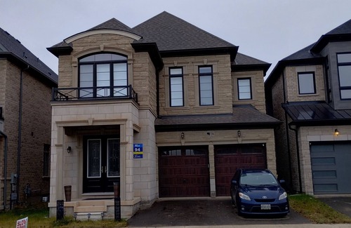 Glen Abbey Casa | Family-friendly Self-contained Basement + Office