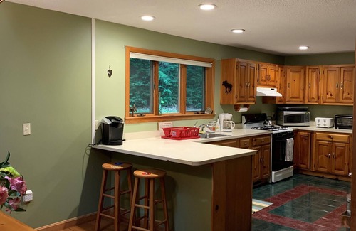 Eidelweiss Village Casa | Family friendly Ski/Lake house in the White Mountains - walk to lake
