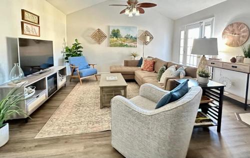 Valdosta Casa | FAMILY Friendly Sleeps 10 4 Bedrooms King Bed & Pets
