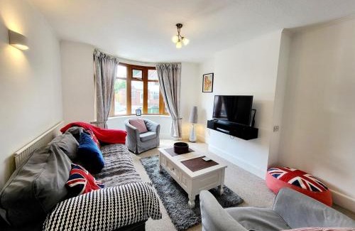 Worcester Casa | Family-Friendly Spacious 3BR, Near Uni & Town