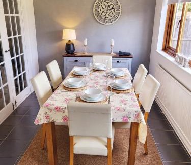 Worcester Casa | Family-Friendly Spacious 3BR, Near Uni & Town