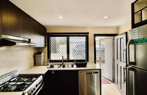 Nadi Apartamento | Family Friendly spacious 3 bedroom self contained apartment.