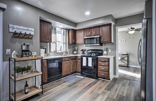 Springfield Casa | Family-Friendly Springfield Home w/ Yard!