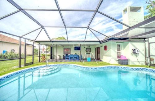 Diplomat Casa | Family Friendly Stay in Cape - Tesla charger