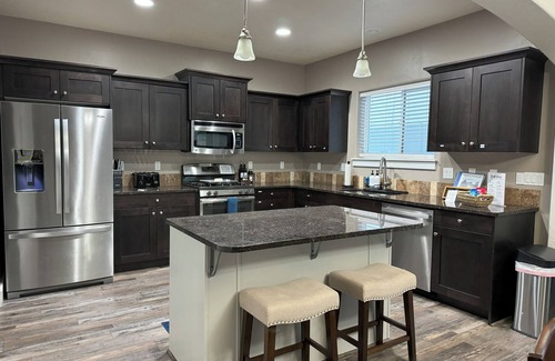 Meridian Casa | Family-Friendly Stylish 5BR w/ Theater & Hot Tub in Meridian Idaho