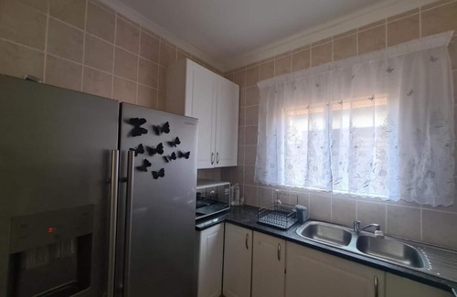 Greater Johannesburg Metropolitan Area Casa | Family friendly three bedroom Townhouse, in the heart of Midrand.