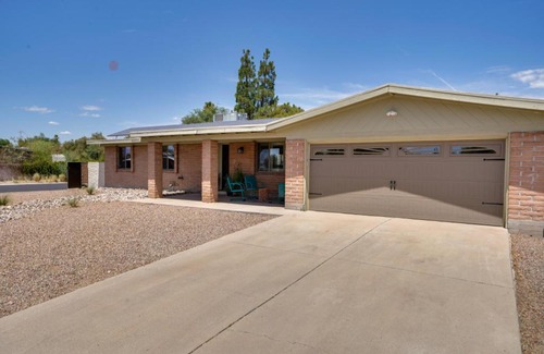 Casas Adobes Casa | Family-Friendly Tucson Retreat with Pool and Yard!