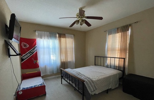 Greater Pinellas Point Casa | Family friendly UPSTAIRS SPACE Heated pool/hot-tub. 5 MIN To ST.PETE BEACH