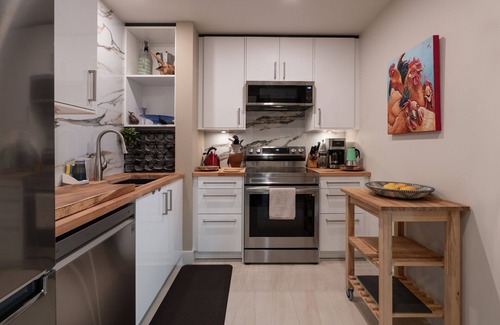 Gibsons Apartamento | Family-friendly Urban Oasis with Beautiful Garden