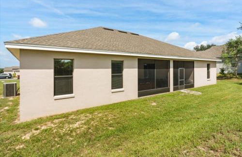 Lake Wales Casa | Family-Friendly 3BR Getaway Hot Tub Game Room Fun