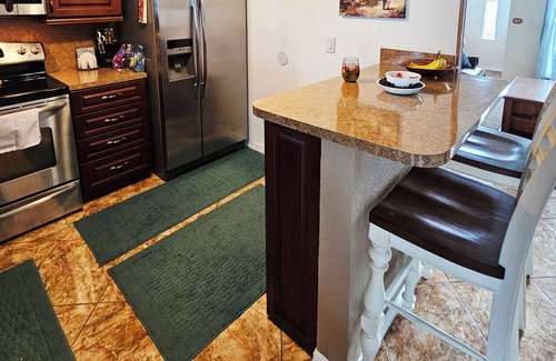 Pembroke Pines Casa | Family friendly 3bed, 2bath house with WiFi, AC, Pool. 6mi-beach, 13mi-airport
