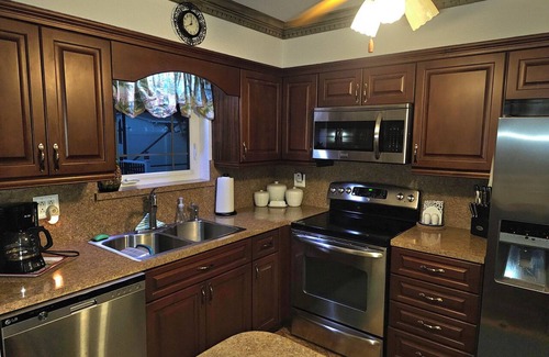 Pembroke Pines Casa | Family friendly 3bed, 2bath house with WiFi, AC, Pool. 6mi-beach, 13mi-airport
