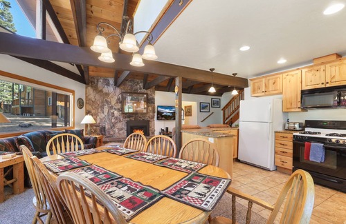 Montgomery Estates Cabina | Acogedor South Lake Tahoe Chalet zona de Heavenly