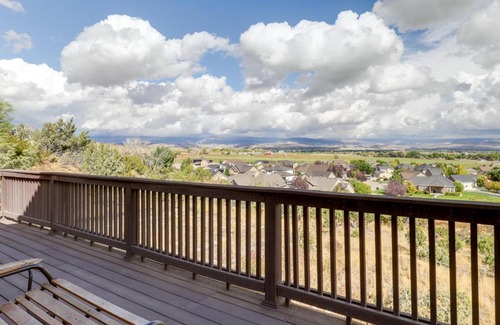 Lapoint Casa | Family-Friendly Utah Home Deck, Mountain Views!
