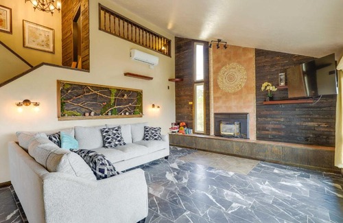 Lapoint Casa | Family-Friendly Utah Home Deck, Mountain Views!
