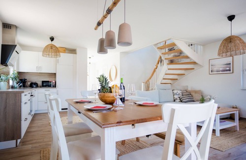 Stove Casa | Family-friendly vacation home with modern furnishings, sauna and garden.