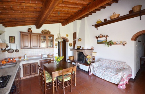 Montescudaio Casa | Idónea para niños, confortable casa de vacaciones con piscina cerca del mar