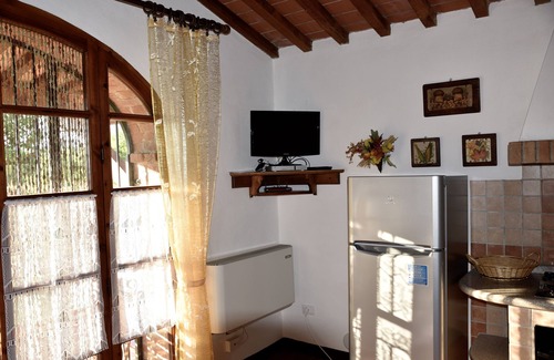 Montescudaio Casa | Idónea para niños, confortable casa de vacaciones con piscina cerca del mar
