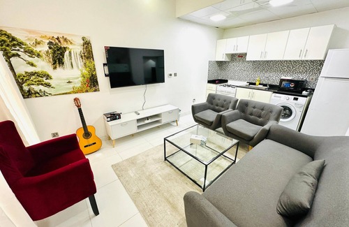 Dubai Villa | Área de juegos con piscina en villa apta para familias