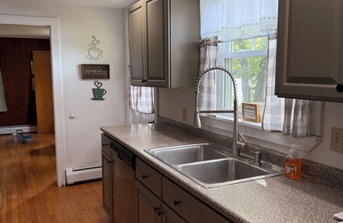 Saunderstown Casa | Family friendly WATERFRONT home with private beach.