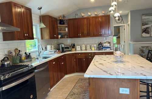 Sandwich Casa | Family friendly , walking distance local restaurants, ice cream, biking beach