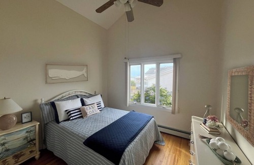 East Quogue Casa | Family-Friendly Waterfront in the Hamptons with Stunning Views