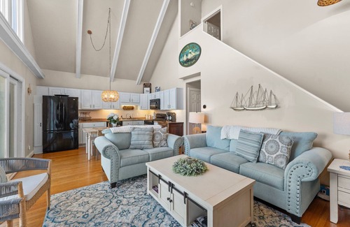Topping Casa | Family Friendly Waterfront Home - Private Dock, Kayaks, Fire Pit, Grill, Deck