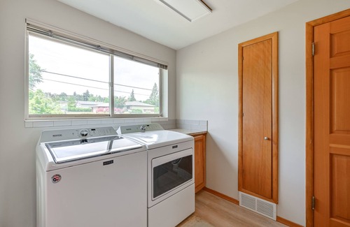 Yakima Casa | Family-Friendly Yakima Escape w/ Yard & Pool!