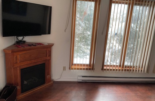 Fabreville Casa | Family-Friendlyin QuietLaval Neighborhood