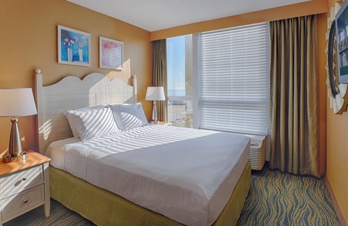 Northeast Virginia Beach Complejo | Family & Friends Getaway! 3 Great Units, Beach, Fishing