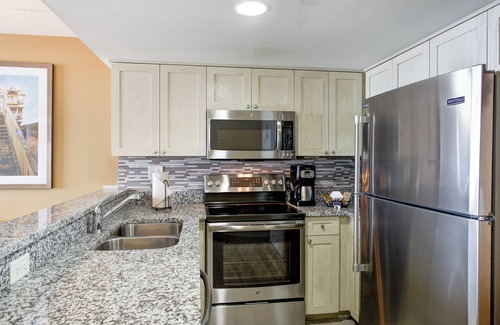 Northeast Virginia Beach Complejo | Family & Friends Getaway! 3 Great Units, Beach, Fishing