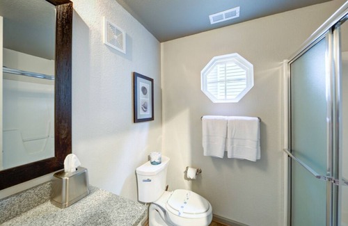 Sea Scape Complejo | Family & Friends Getaway! 3x2BR Units, Minutes to Beach, Kitty Hawk Pier, Golf