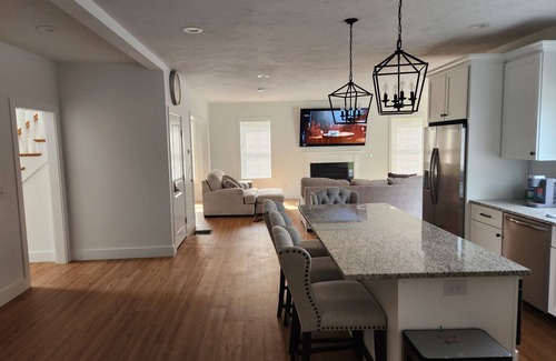 Leicester Casa | Family & Friends Vacation House