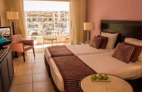 Sharm El Sheikh Complejo | Family Fun Awaits | 3 Pool-View Rooms, Spa, Bingo & Live Music