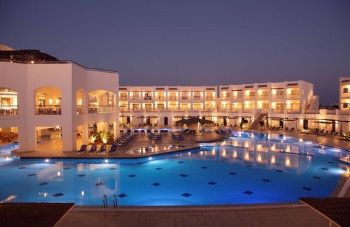 Sharm El Sheikh Complejo | Family Fun Awaits | 3 Pool-View Rooms, Spa, Bingo & Live Music