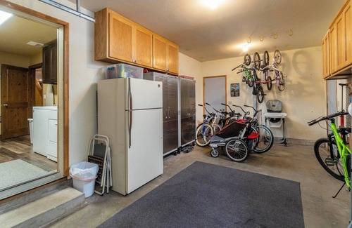Sunriver Casa | Family fun for all ages. Hot Tub, Bikes, Arcade, Private, Pets ok, SHARC, AC.