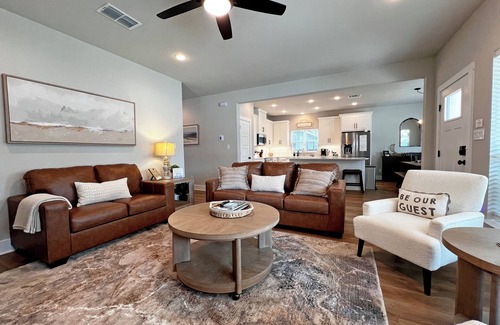Canyon Lake Cabaña | Family Fun, Fresh and New Home Near Canyon Lake!