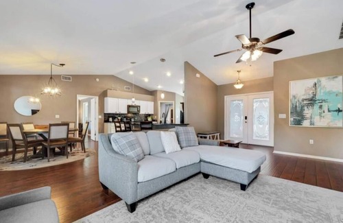 Nichols Casa | Family Fun Haven: 3 Bed/2 Bath/6 Mi to Legoland/Pet Friendly!