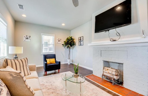 Atlanta Casa | Family Fun Hub Walk to Park, 3 Mi to Dtwn Atlanta