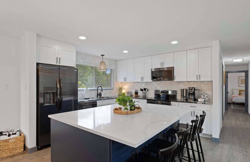 Ralston Valley Casa | Family Fun in Arvada- Hot Tub- Game Room- HD TVs!