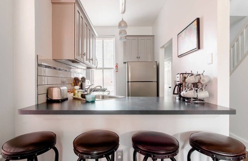 Lafayette Square Casa | Family Fun in Lafayette Square / ABODEbucks